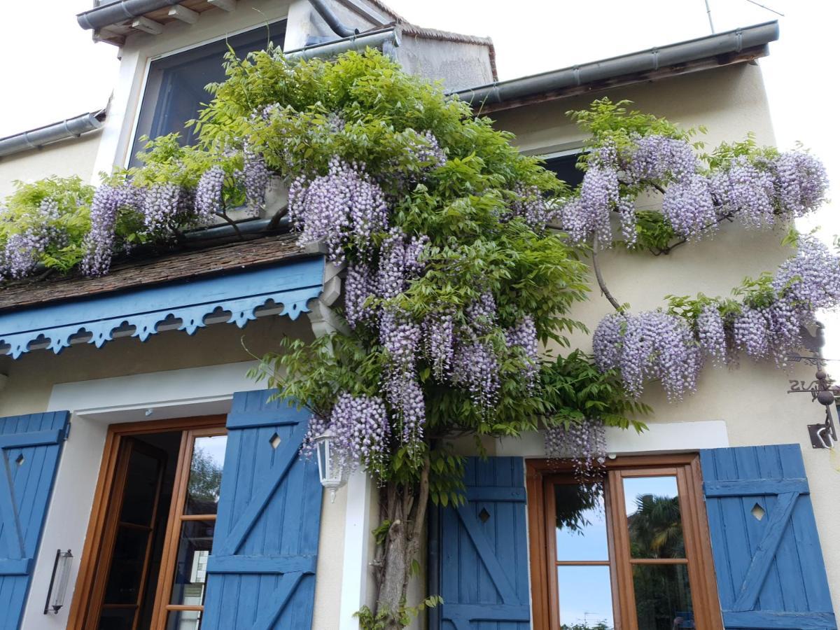 Les Glycines Bed and Breakfast Ury Eksteriør billede