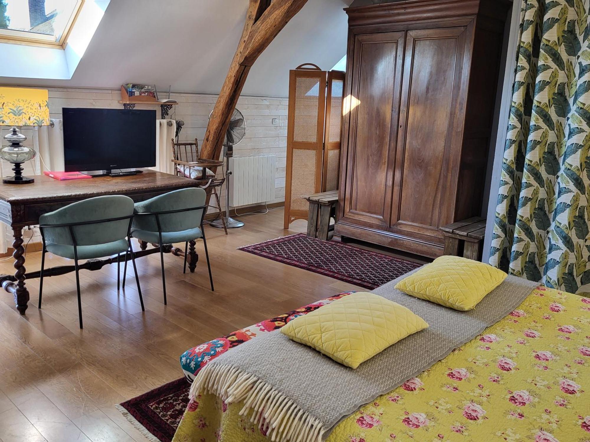 Les Glycines Bed and Breakfast Ury Eksteriør billede